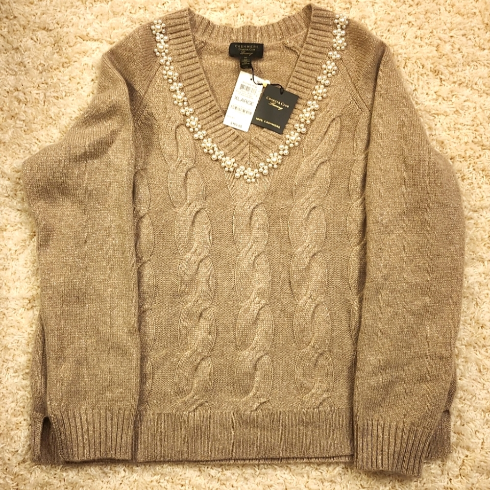 Cashmere sweater with pearl design